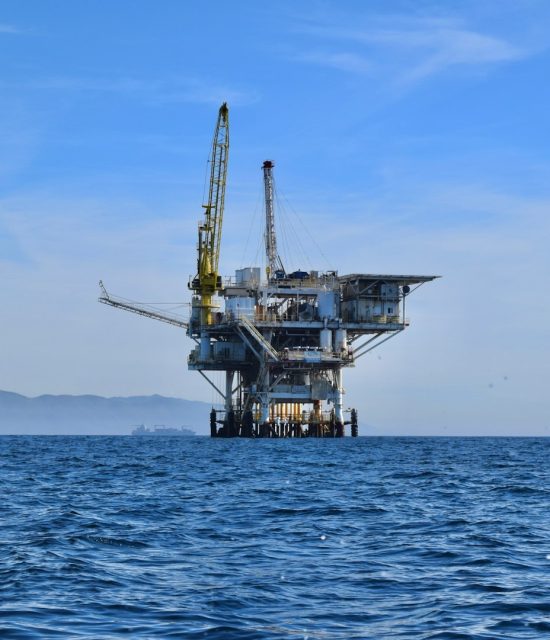 Offshore oil and gas platform in open waters representing reliable offshore provisioning and hospitality services by IFS.